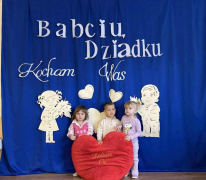 Messengercreation6697EAFC-1EBF-46C0-B5FF-314C7B2DFAD6